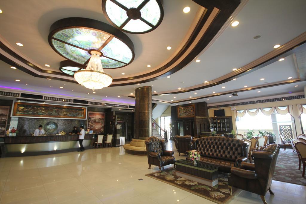 Ruean Phae Royal Park Hotel Phitsanulok Ngoại thất bức ảnh