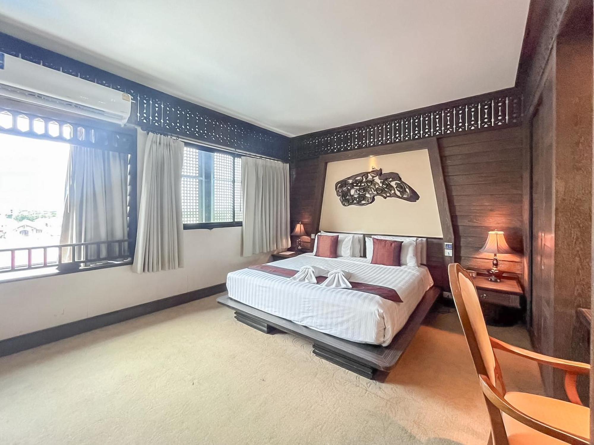 Ruean Phae Royal Park Hotel Phitsanulok Ngoại thất bức ảnh
